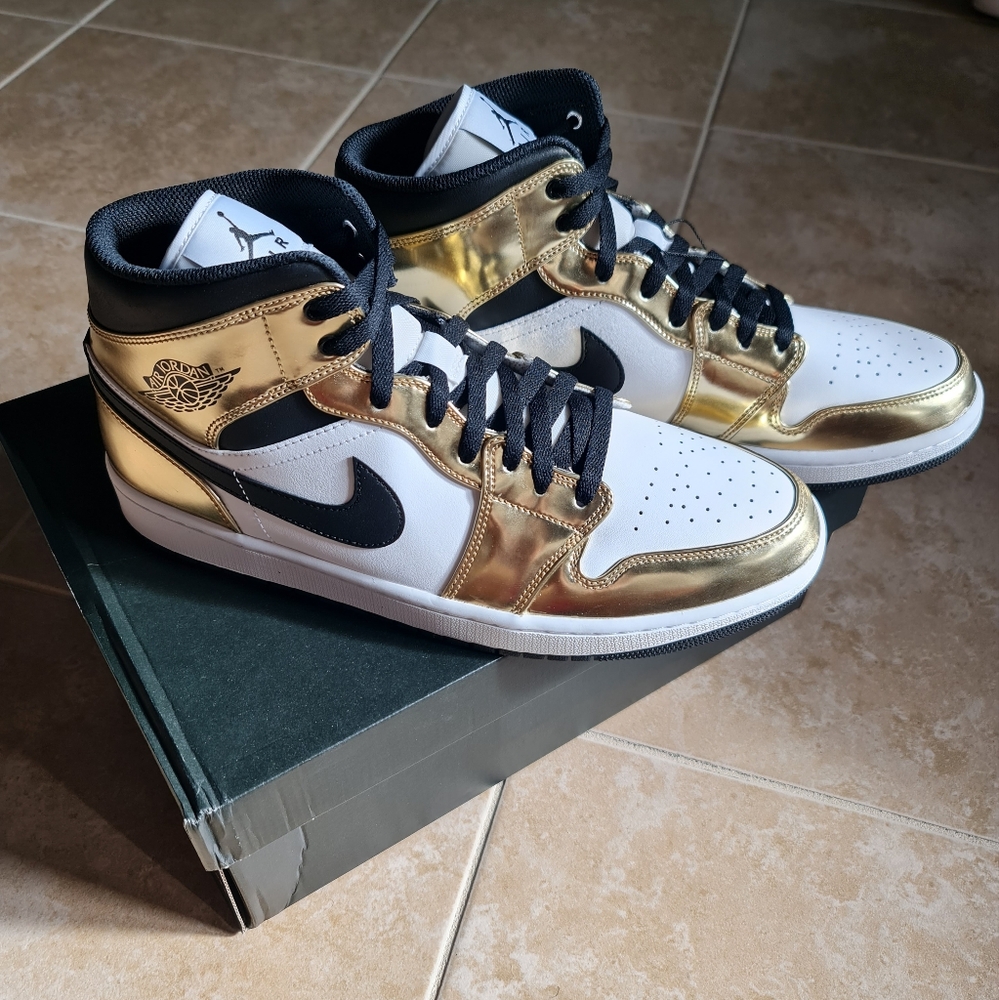 NWT Air Jordan 1 Mid SE "Metallic Gold" sneakers, Size 12